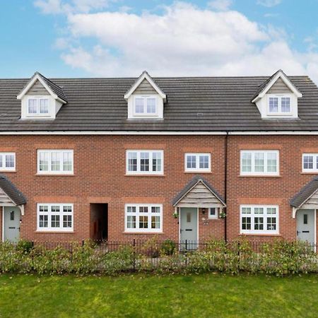 4 Bed 3 Bath - Kirkstall House By Alt-Stay Accommodation - Ideal For Contractors & Remote Workers - Long Stays Welcome ويكفيلد المظهر الخارجي الصورة