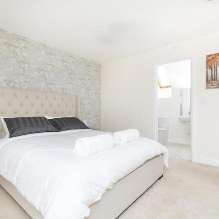 4 Bed 3 Bath - Kirkstall House By Alt-Stay Accommodation - Ideal For Contractors & Remote Workers - Long Stays Welcome ويكفيلد المظهر الخارجي الصورة