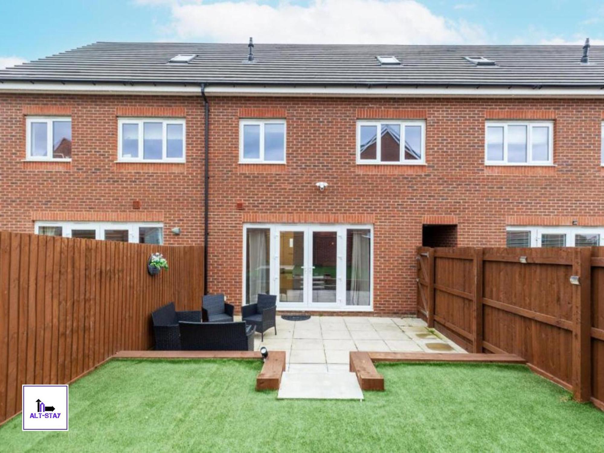 4 Bed 3 Bath - Kirkstall House By Alt-Stay Accommodation - Ideal For Contractors & Remote Workers - Long Stays Welcome ويكفيلد المظهر الخارجي الصورة
